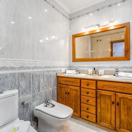 Vivi Homes - Casa Elola Holiday home